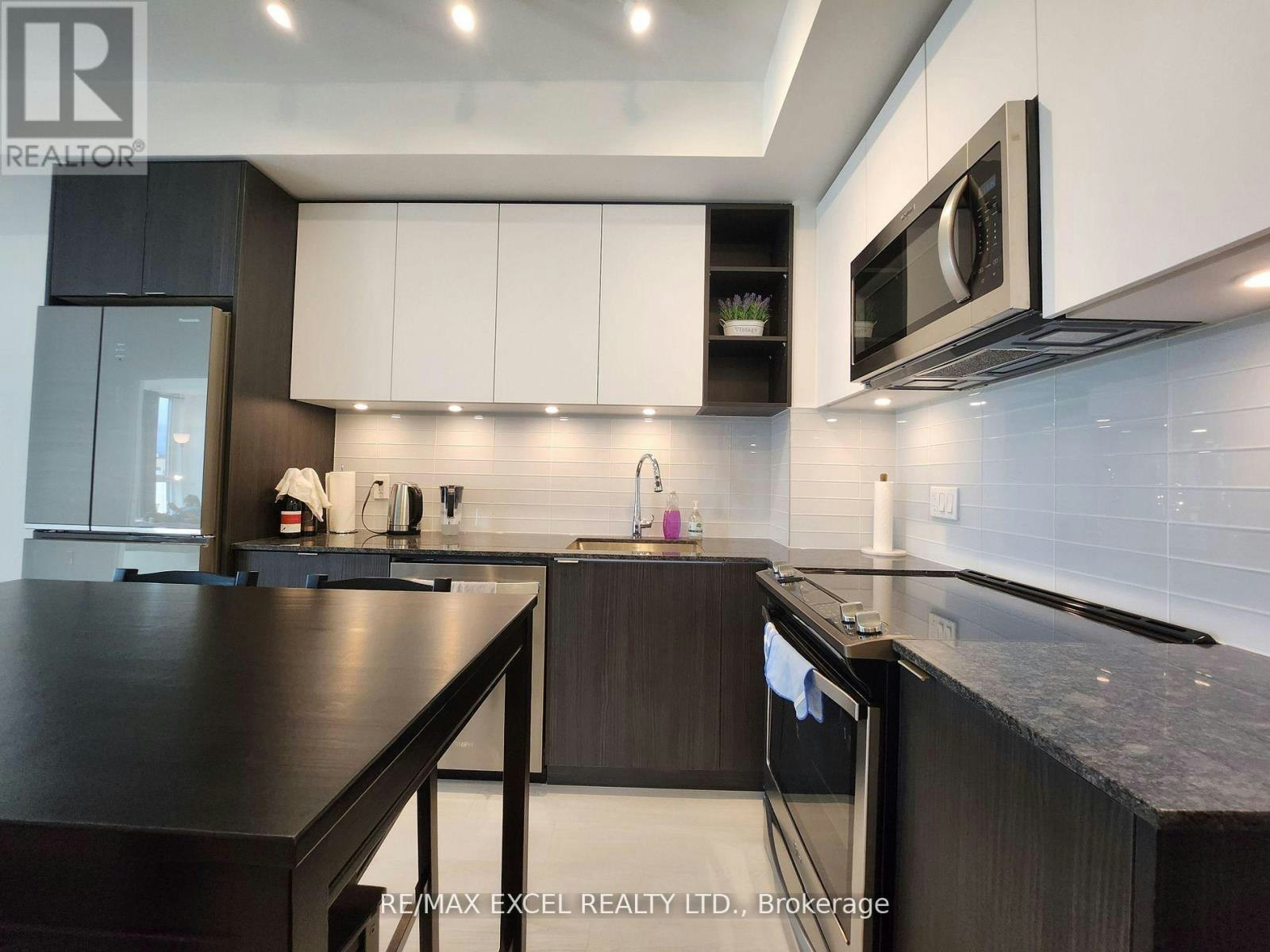 324-100 Eagle Rock Way, Vaughan, ON, L6A 5B9 - 12
