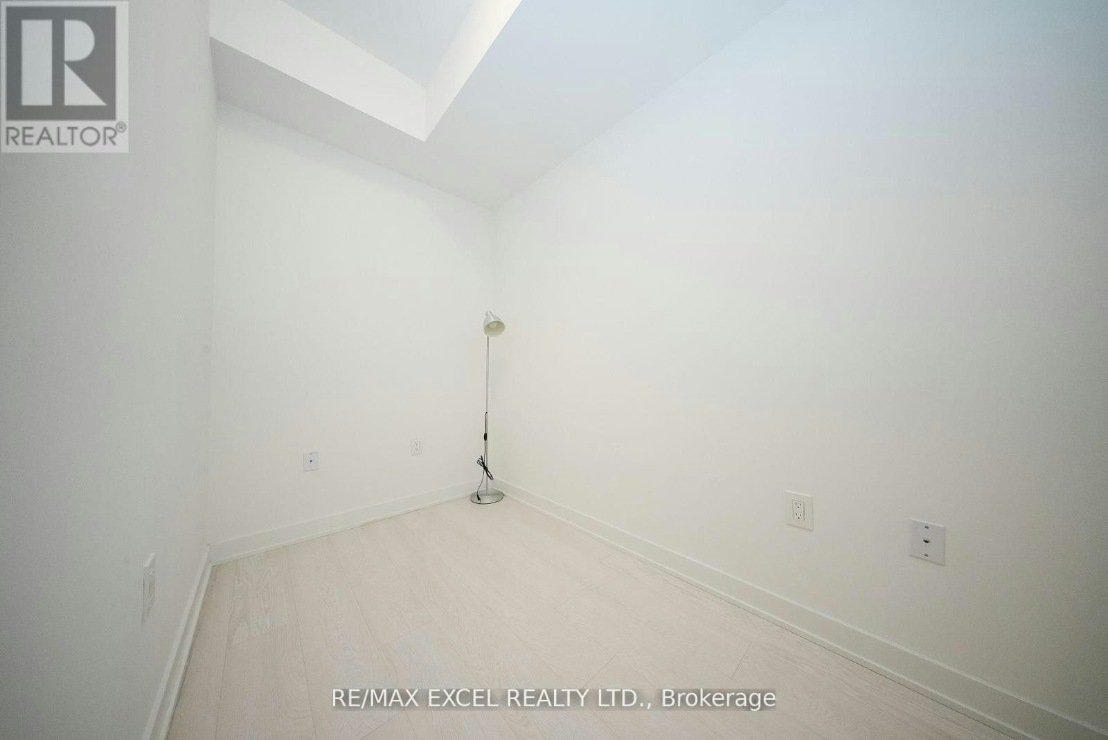 324-100 Eagle Rock Way, Vaughan, ON, L6A 5B9 - 17