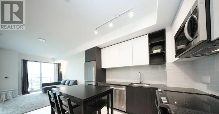 324-100 Eagle Rock Way, Vaughan, ON, L6A 5B9 - 3