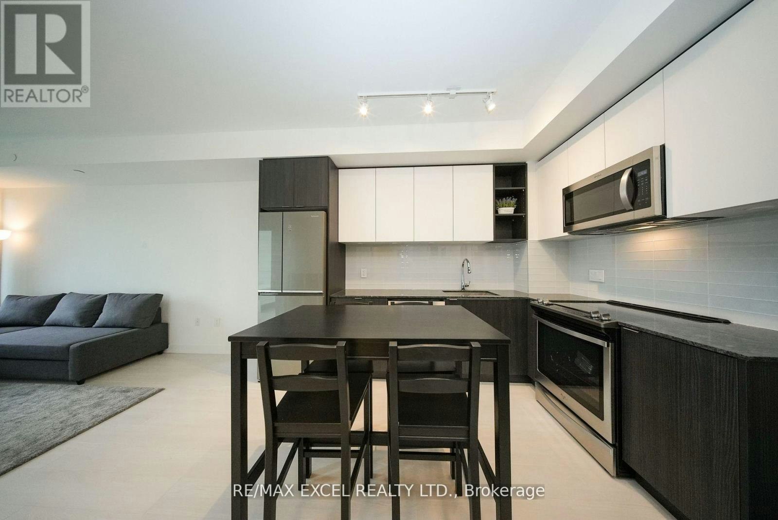 324-100 Eagle Rock Way, Vaughan, ON, L6A 5B9 5
