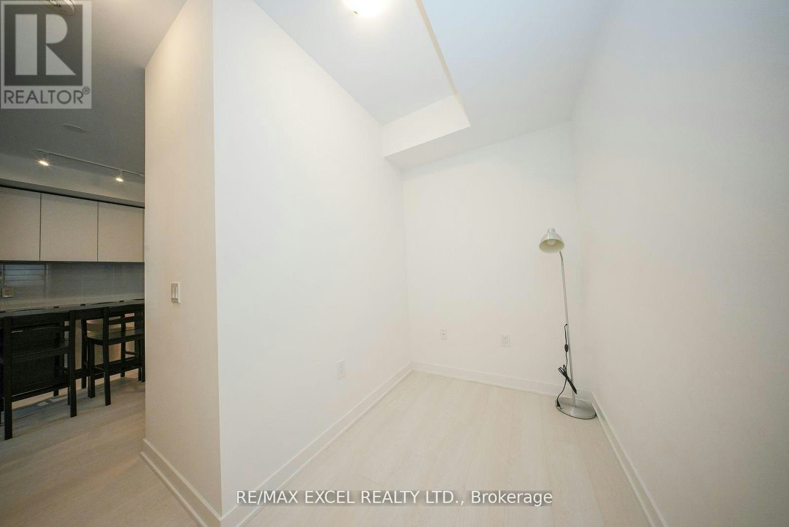 324-100 Eagle Rock Way, Vaughan, ON, L6A 5B9 - 18