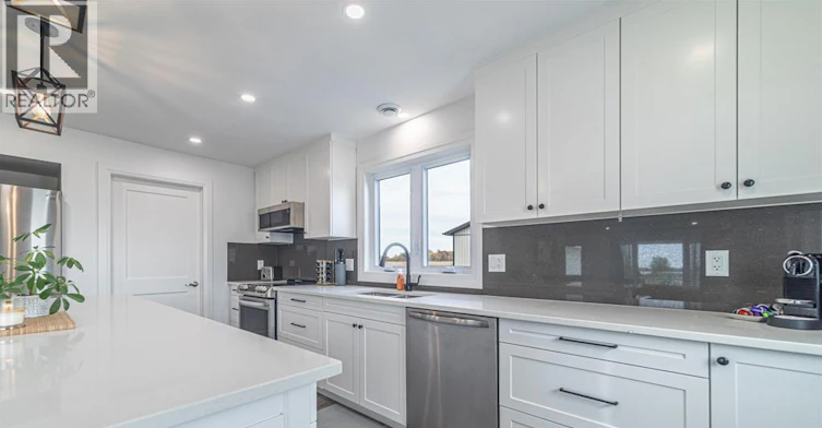 9240 Broderick Road, Lasalle, ON, N9A 6Z6 - 4