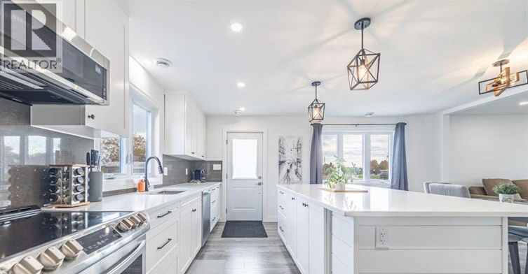 9240 Broderick Road, Lasalle, ON, N9A 6Z6 - 6
