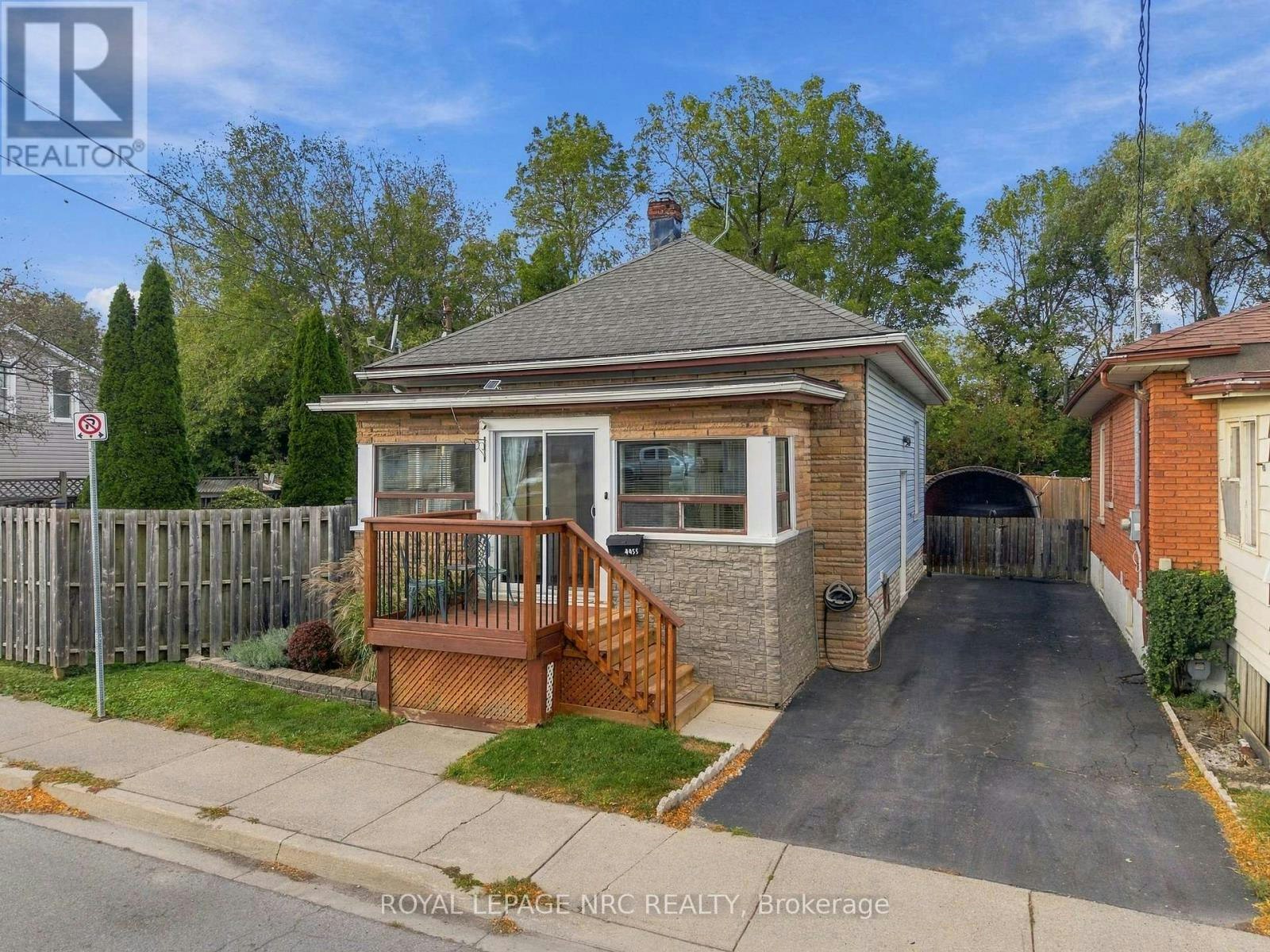 4455 Park Street E, Niagara Falls, ON, L2E 2P4