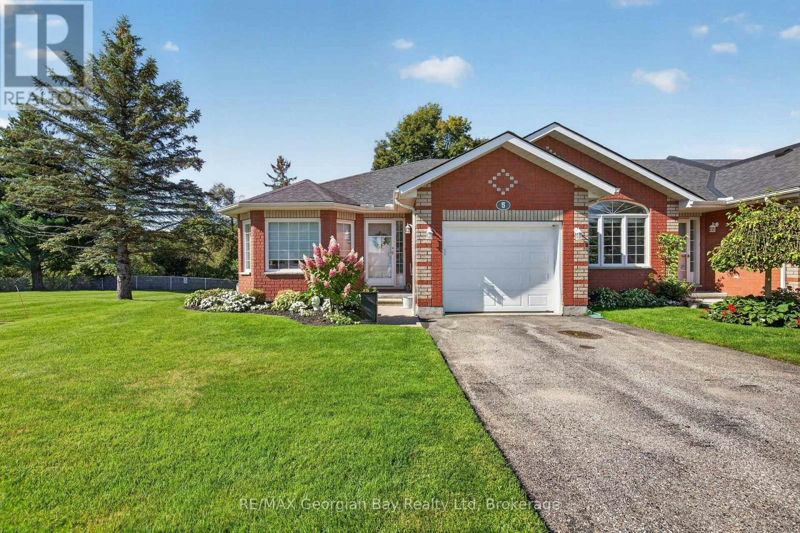 5-90 Thompsons Road, Penetanguishene, ON, L9M 2H1