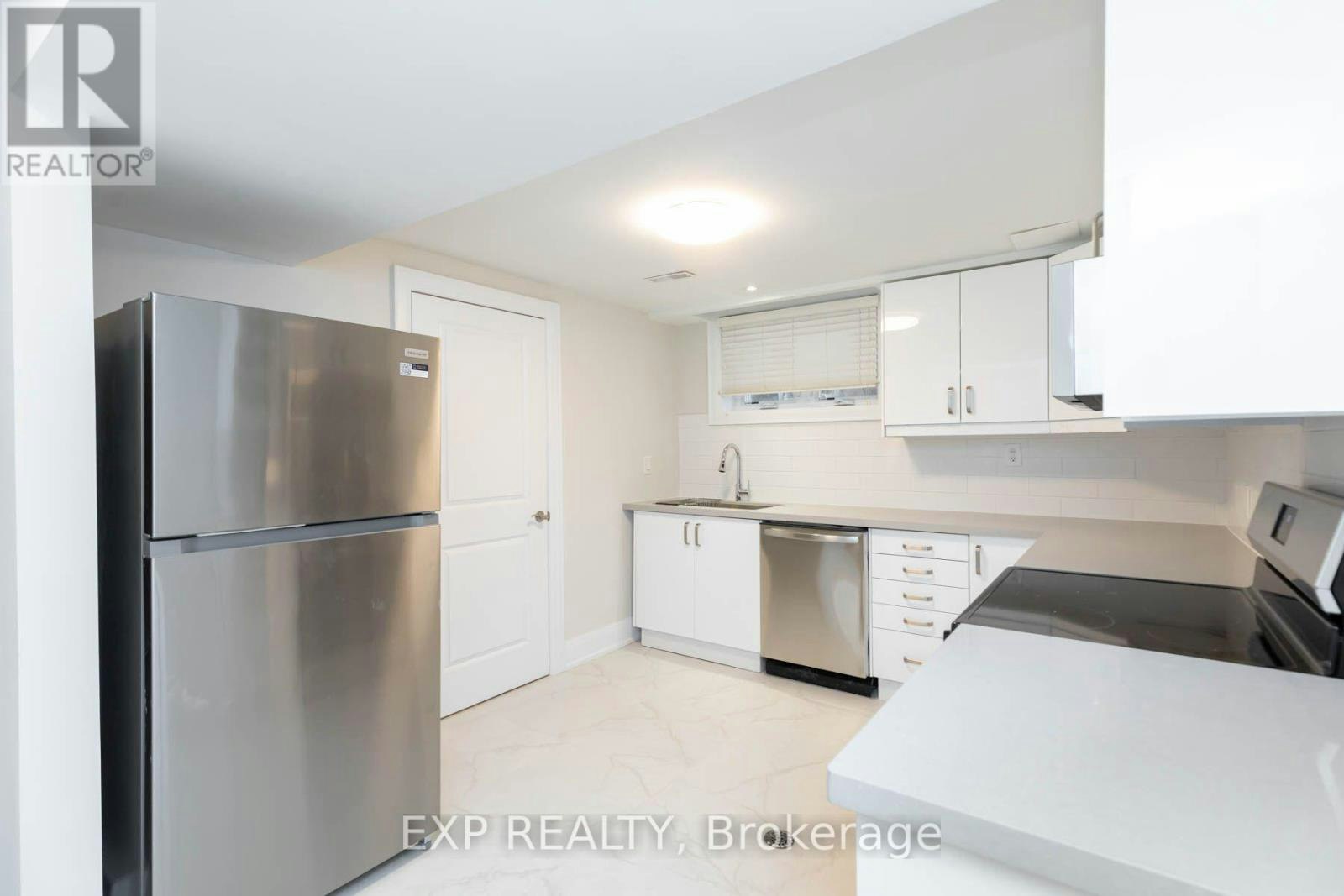 B-84 Laurel Avenue, Toronto, ON, M9B 4T2 - 4