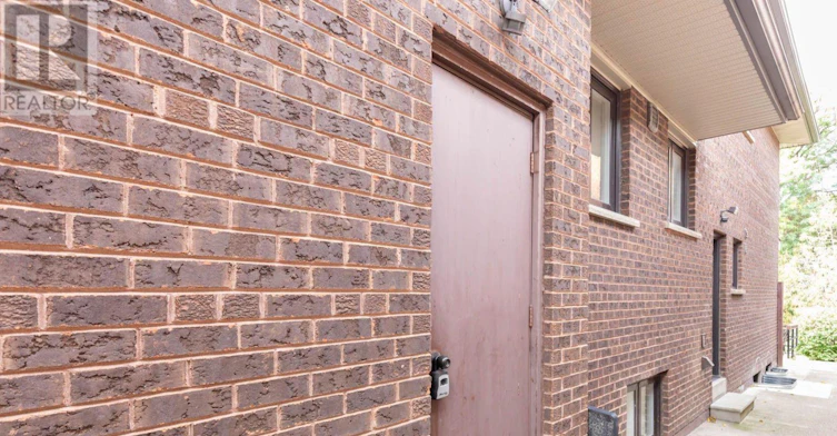 B-84 Laurel Avenue, Toronto, ON, M9B 4T2 - 3