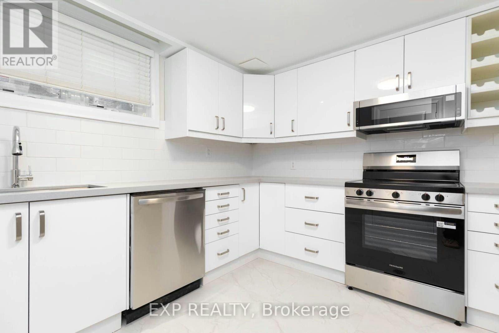 B-84 Laurel Avenue, Toronto, ON, M9B 4T2 - 6
