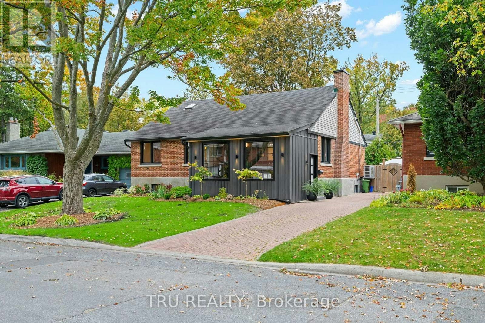 2110 Honeywell Avenue, Ottawa, ON, K2A 0P8
