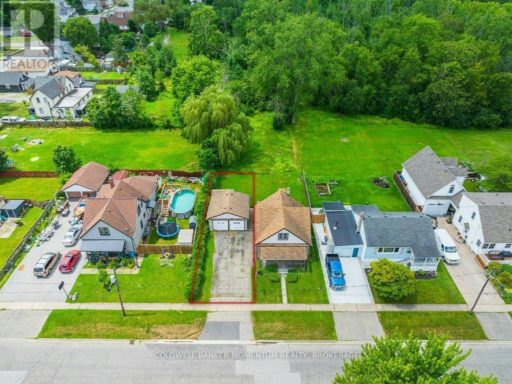16 Pietz Avenue, Welland, ON, L3C 1Z4