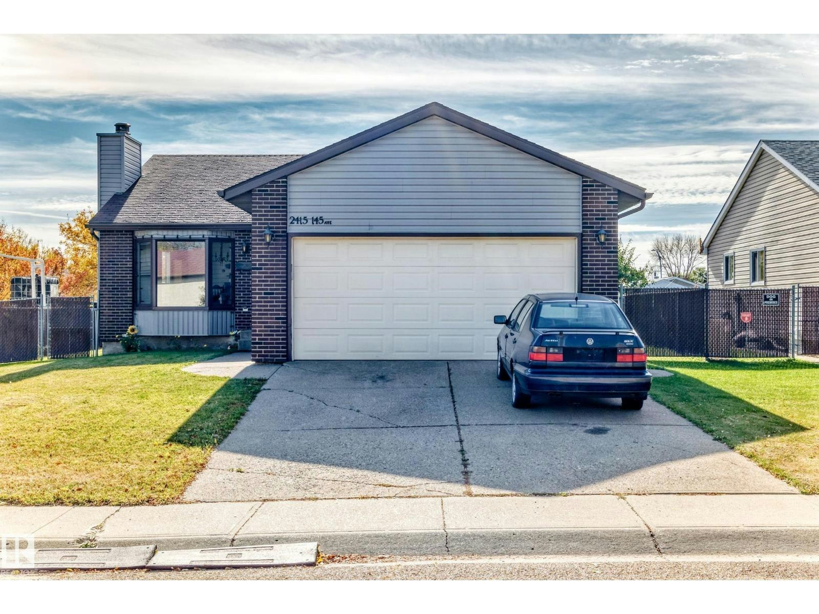 2415 145 Avenue NW, Edmonton, AB, T5Y 2J5