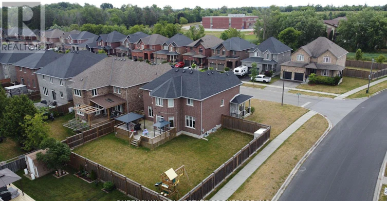 2 Tim Jacobs Drive, Georgina, ON, L4P 0G5 - 3