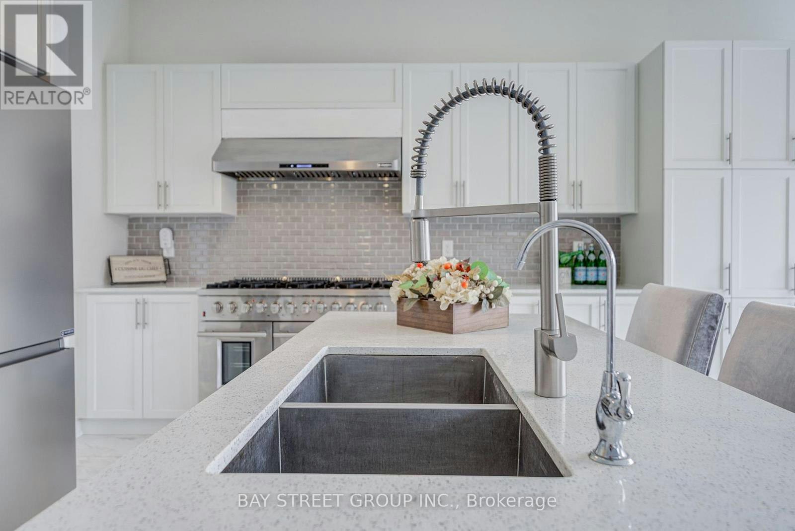 27 Hearthwood Gate, Whitchurch-Stouffville, ON, L4A 4X1 - 18