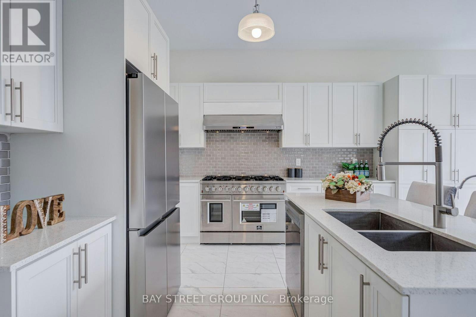 27 Hearthwood Gate, Whitchurch-Stouffville, ON, L4A 4X1 - 17