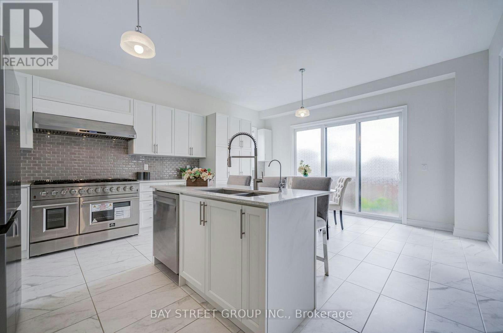 27 Hearthwood Gate, Whitchurch-Stouffville, ON, L4A 4X1 - 16