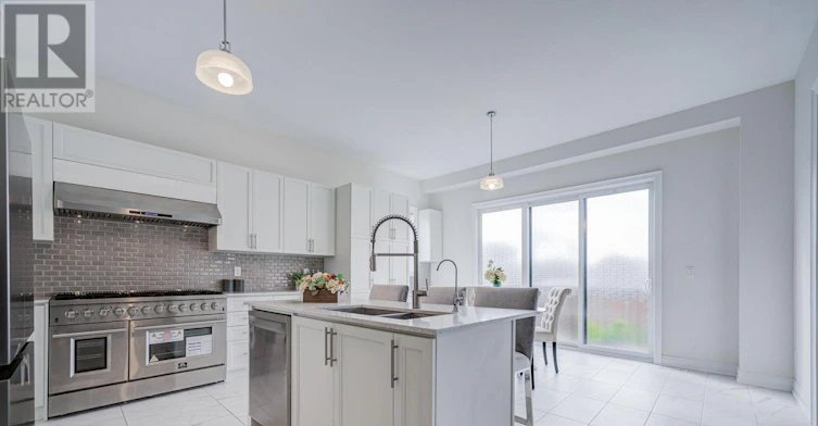 27 Hearthwood Gate, Whitchurch-Stouffville, ON, L4A 4X1 - 16