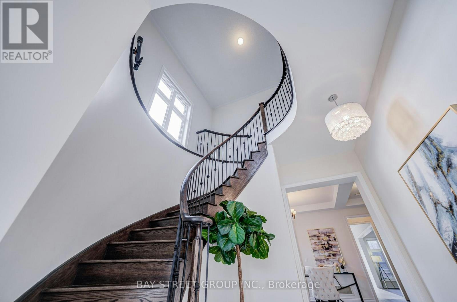 27 Hearthwood Gate, Whitchurch-Stouffville, ON, L4A 4X1 - 6