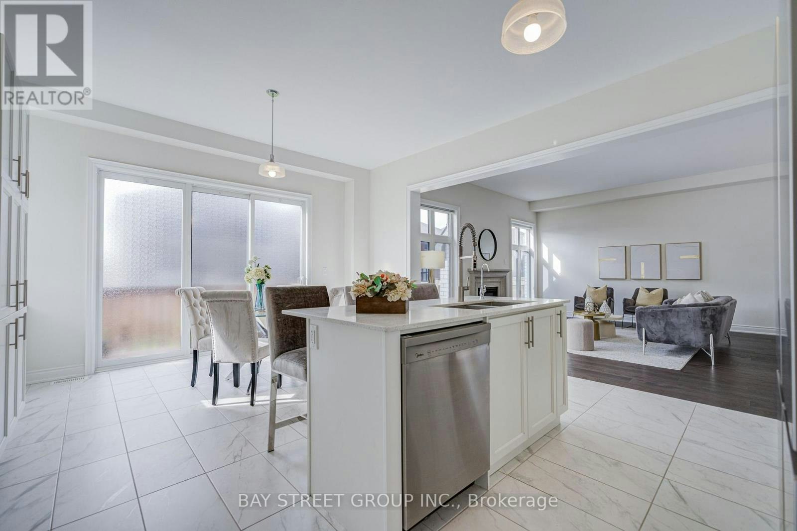 27 Hearthwood Gate, Whitchurch-Stouffville, ON, L4A 4X1 - 12