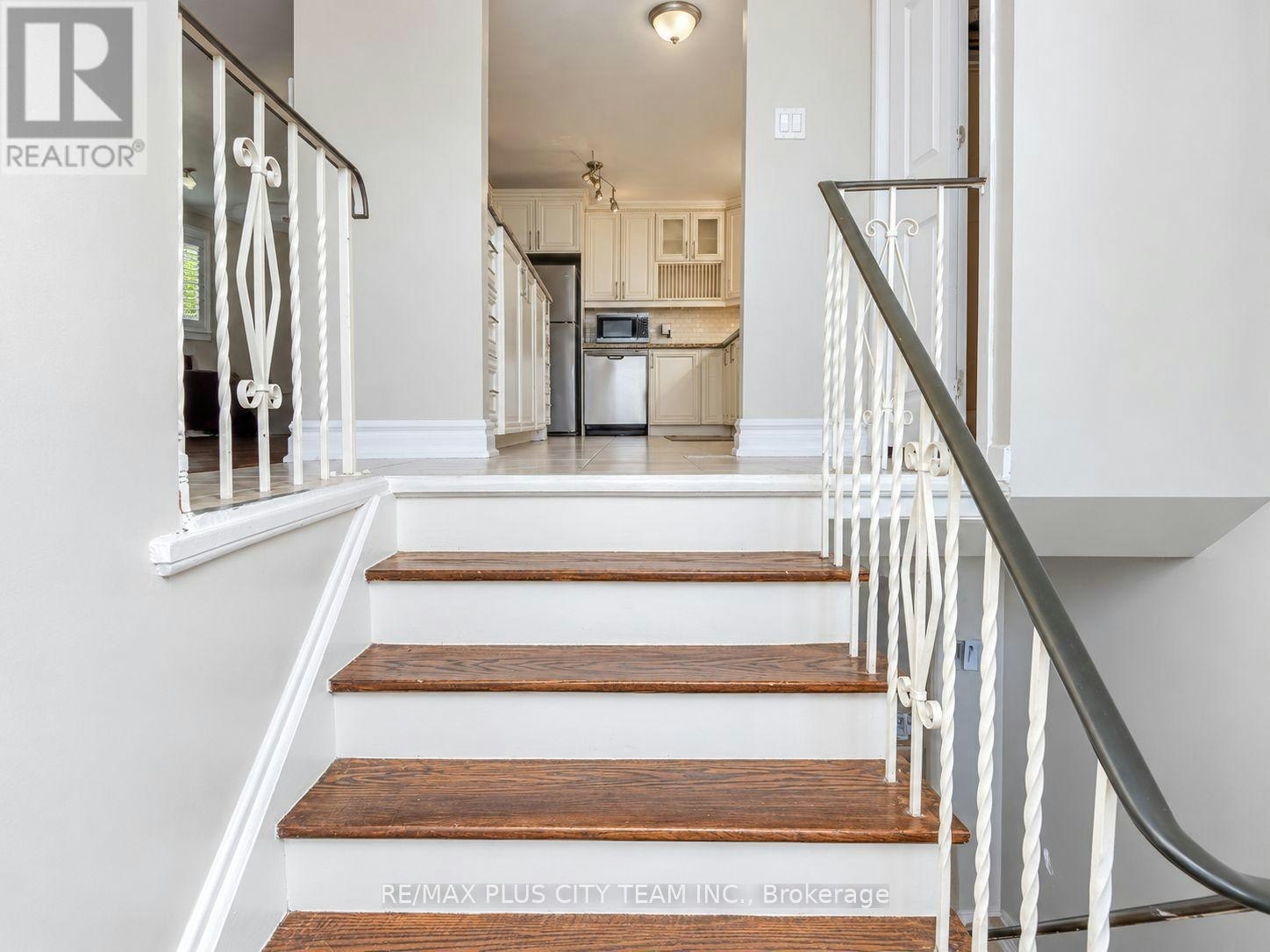 MAIN-50 Blossom Crescent, Toronto, ON, M3N 2B2 - 11