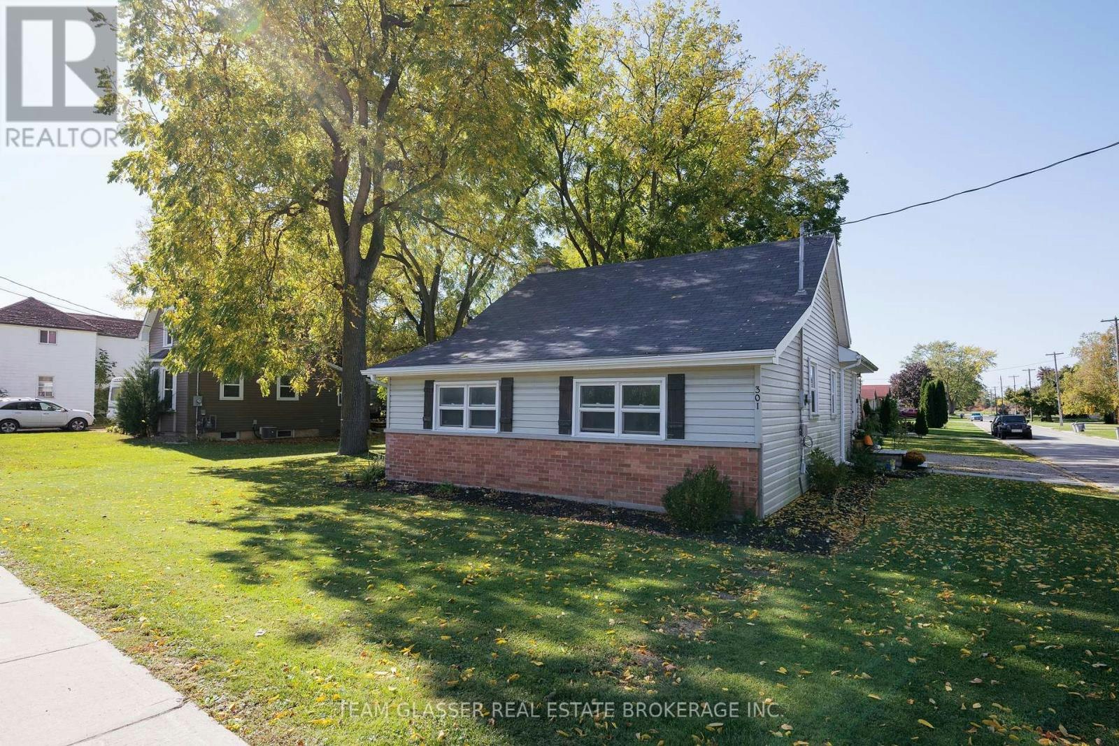 301 Main Street, North Middlesex, ON, N0M 2K0