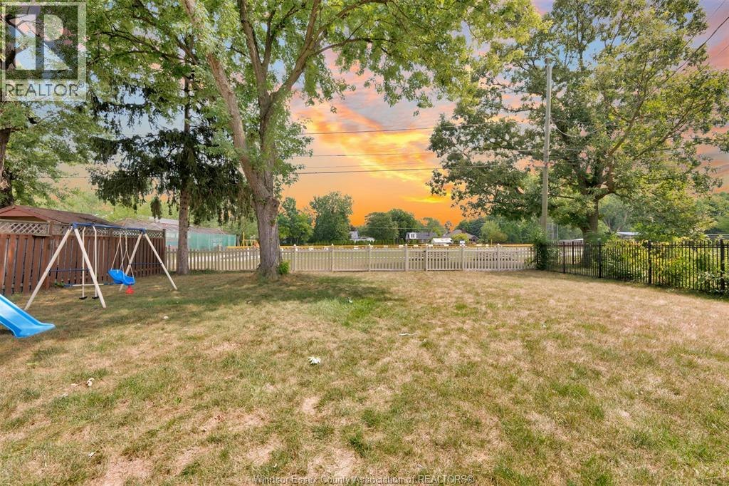 4340 Mount Royal Drive, Windsor, ON, N9G 2C4 - 6