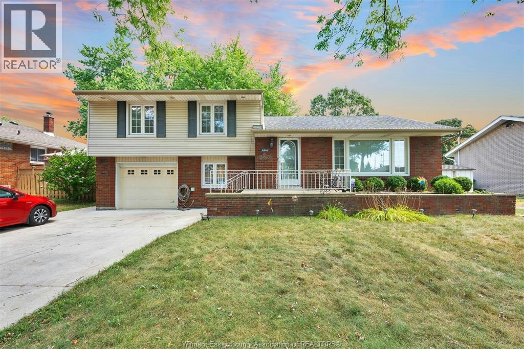 4340 Mount Royal Drive, Windsor, ON, N9G 2C4 - 2