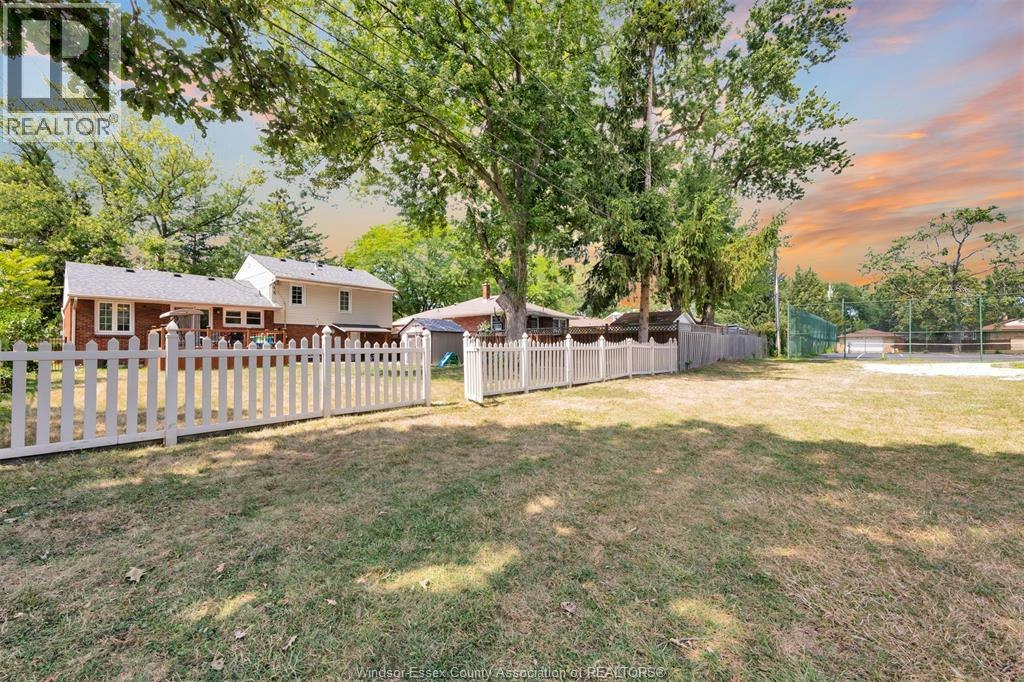 4340 Mount Royal Drive, Windsor, ON, N9G 2C4 - 12