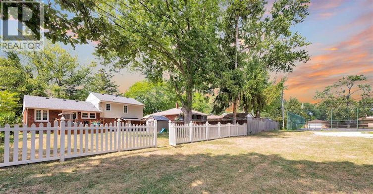 4340 Mount Royal Drive, Windsor, ON, N9G 2C4 - 12