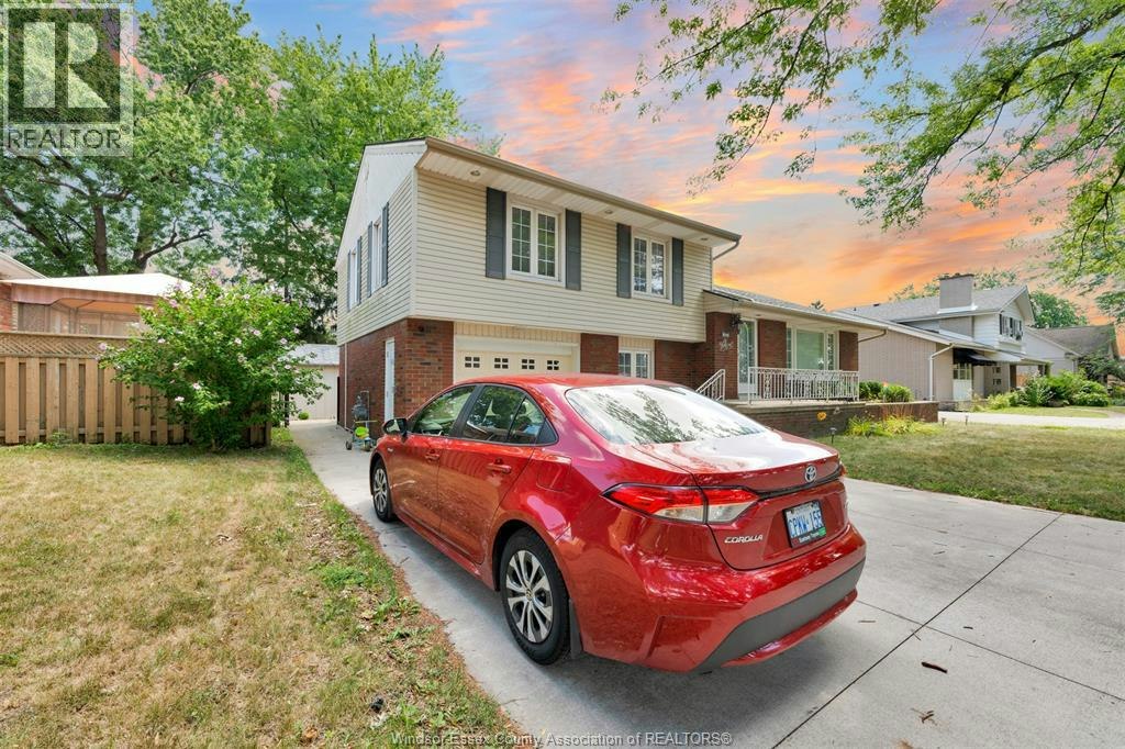 4340 Mount Royal Drive, Windsor, ON, N9G 2C4 - 4