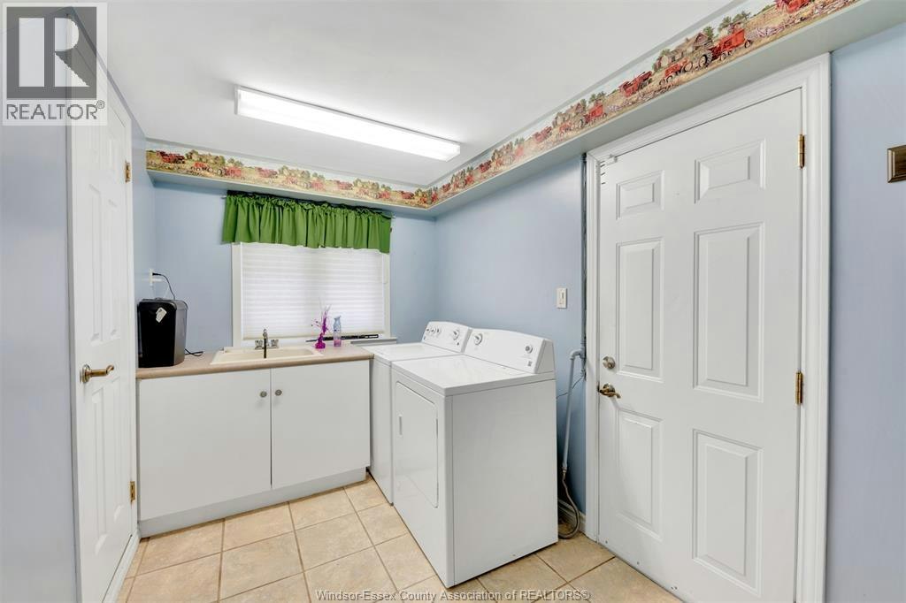 4340 Mount Royal Drive, Windsor, ON, N9G 2C4 - 24