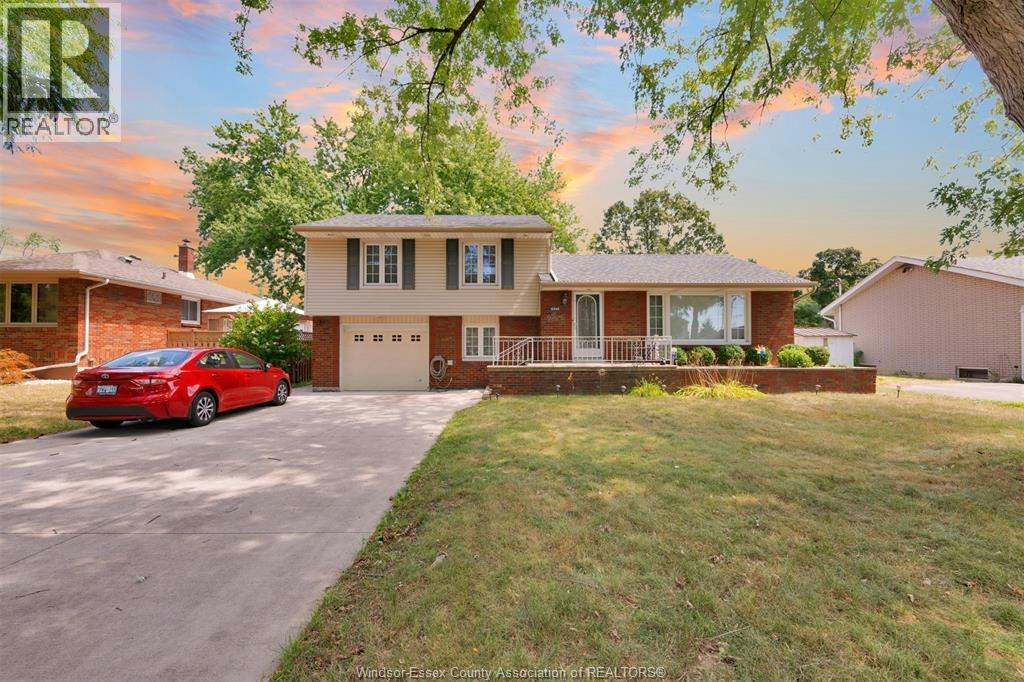 4340 Mount Royal Drive, Windsor, ON, N9G 2C4 - 5