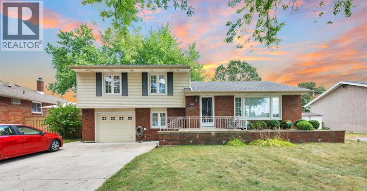 4340 Mount Royal Drive, Windsor, ON, N9G 2C4
