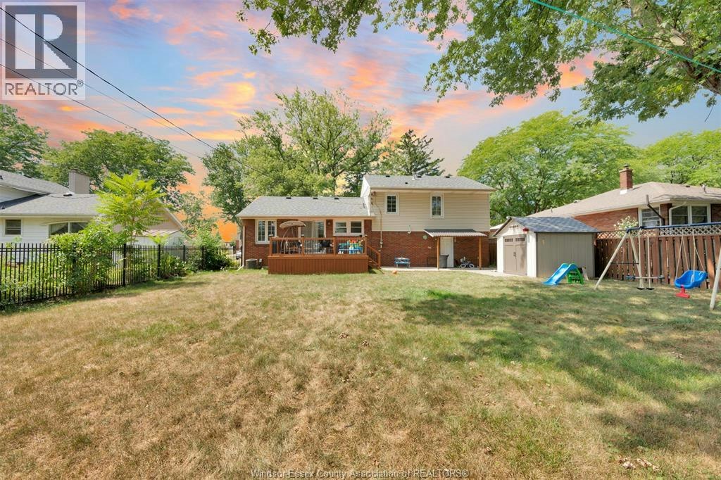 4340 Mount Royal Drive, Windsor, ON, N9G 2C4 - 9