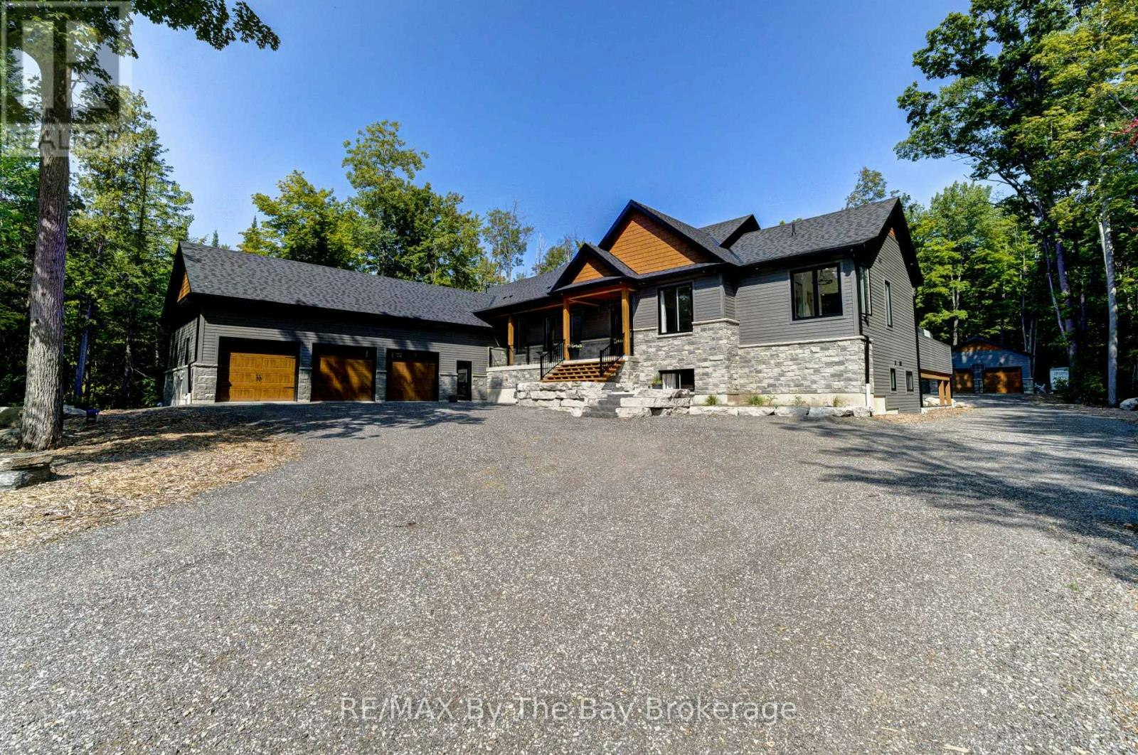 95 Spruce Street, Tiny, ON, L0L 1P1