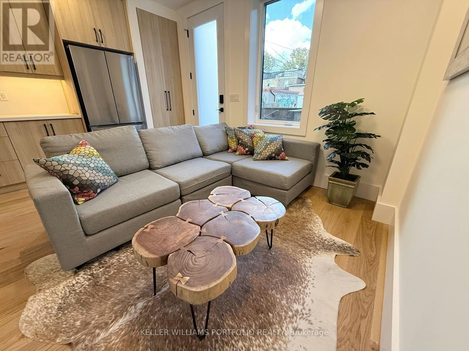 MAIN FL-173 Beatrice Street, Toronto, ON, M6G 3E9 - 4