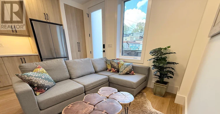 MAIN FL-173 Beatrice Street, Toronto, ON, M6G 3E9 - 4