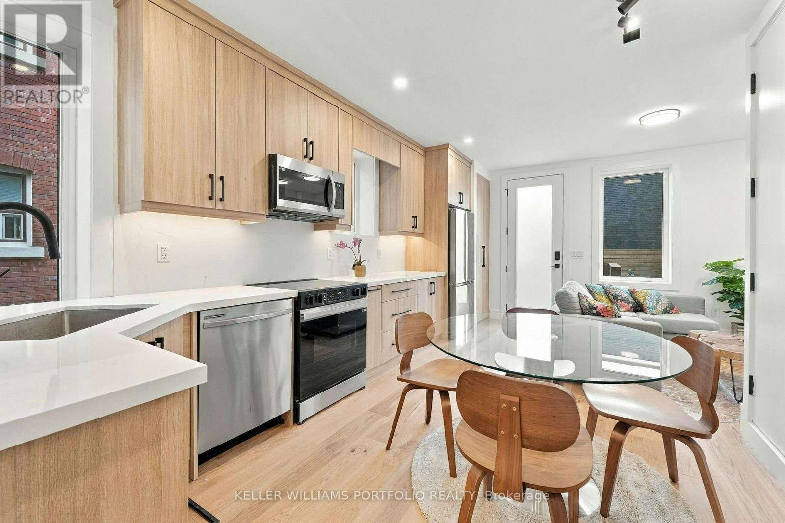 MAIN FL-173 Beatrice Street, Toronto, ON, M6G 3E9