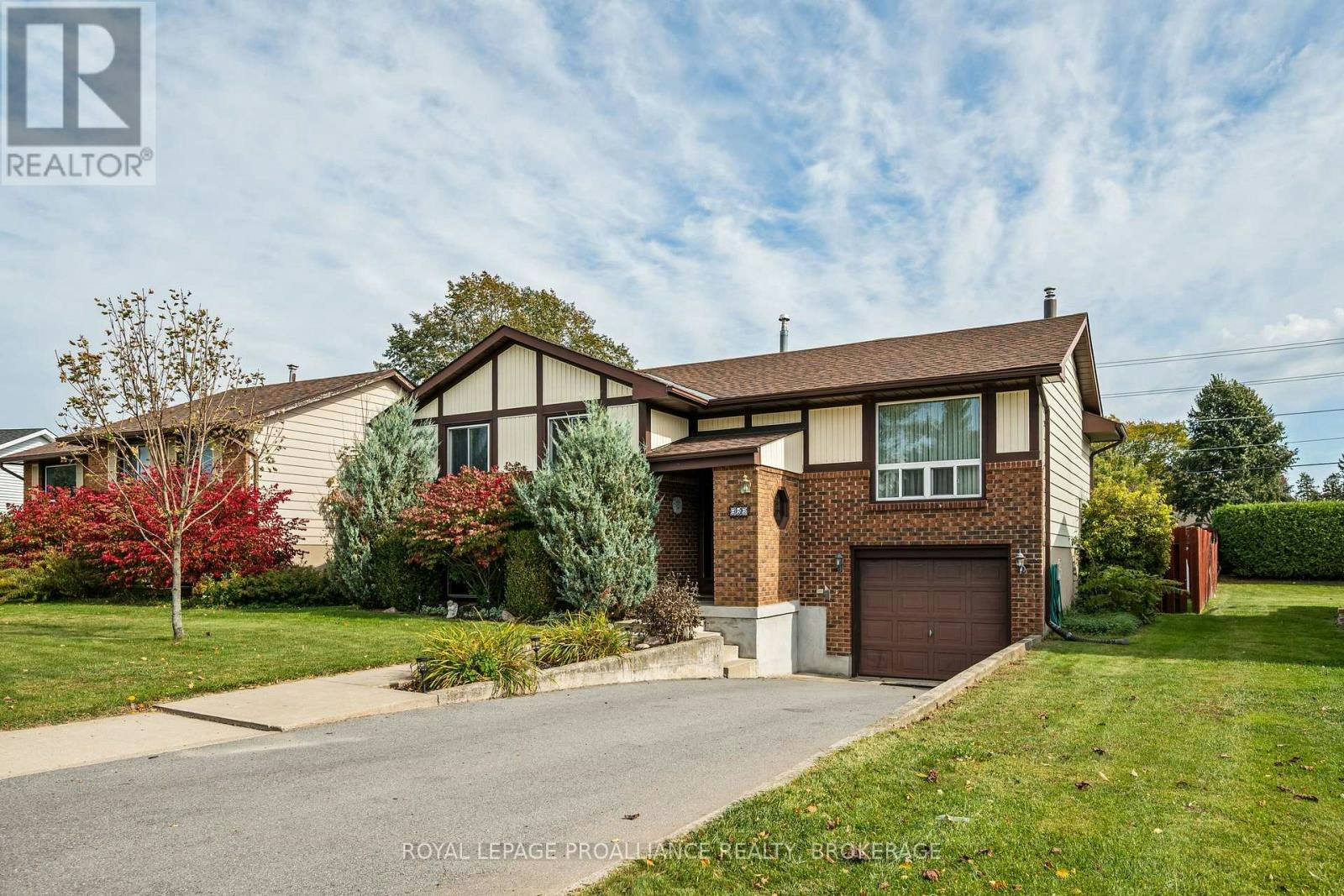 956 Kenshaw Street, Kingston, ON, K7P 1M1