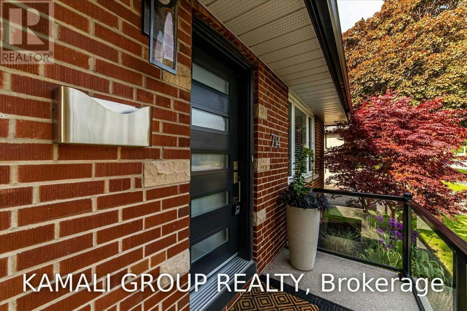 MAIN-714 Gilbert Street W, Whitby, ON, L1N 1S2 4