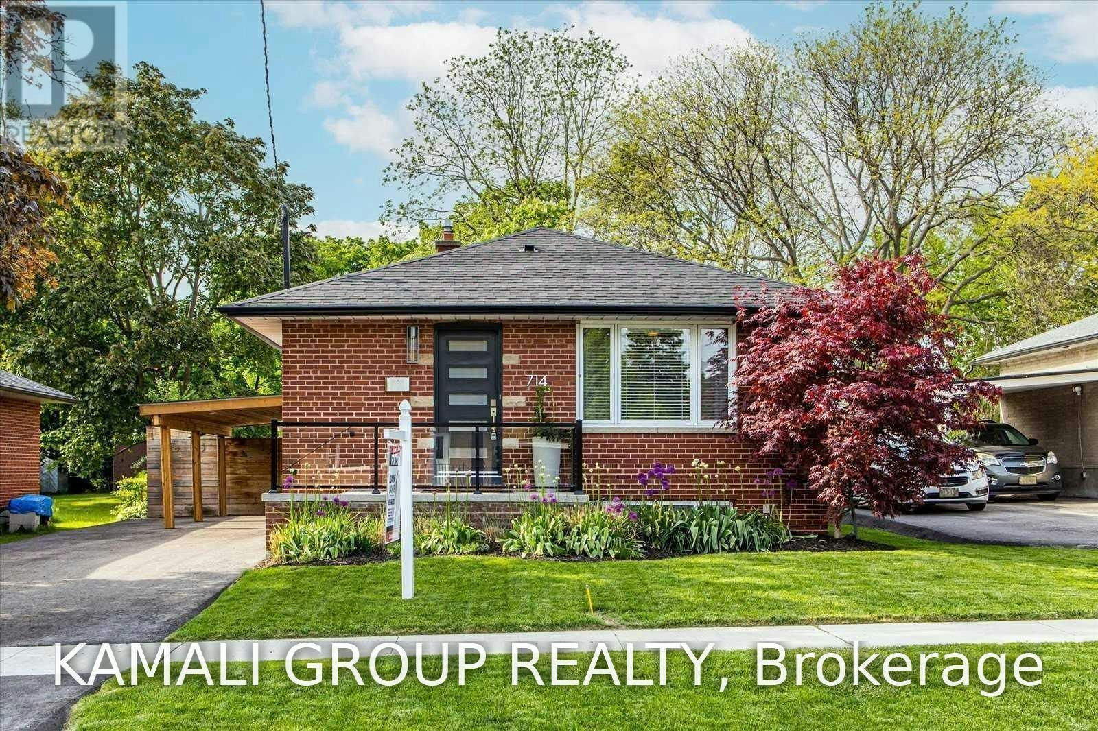 MAIN-714 Gilbert Street W, Whitby, ON, L1N 1S2 2