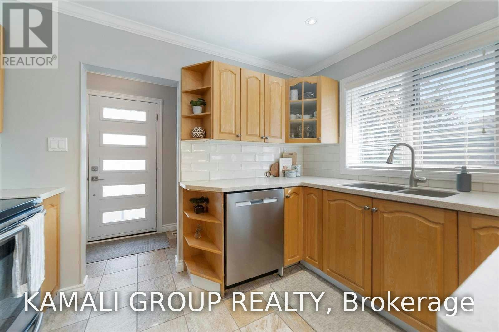 MAIN-714 Gilbert Street W, Whitby, ON, L1N 1S2 - 8