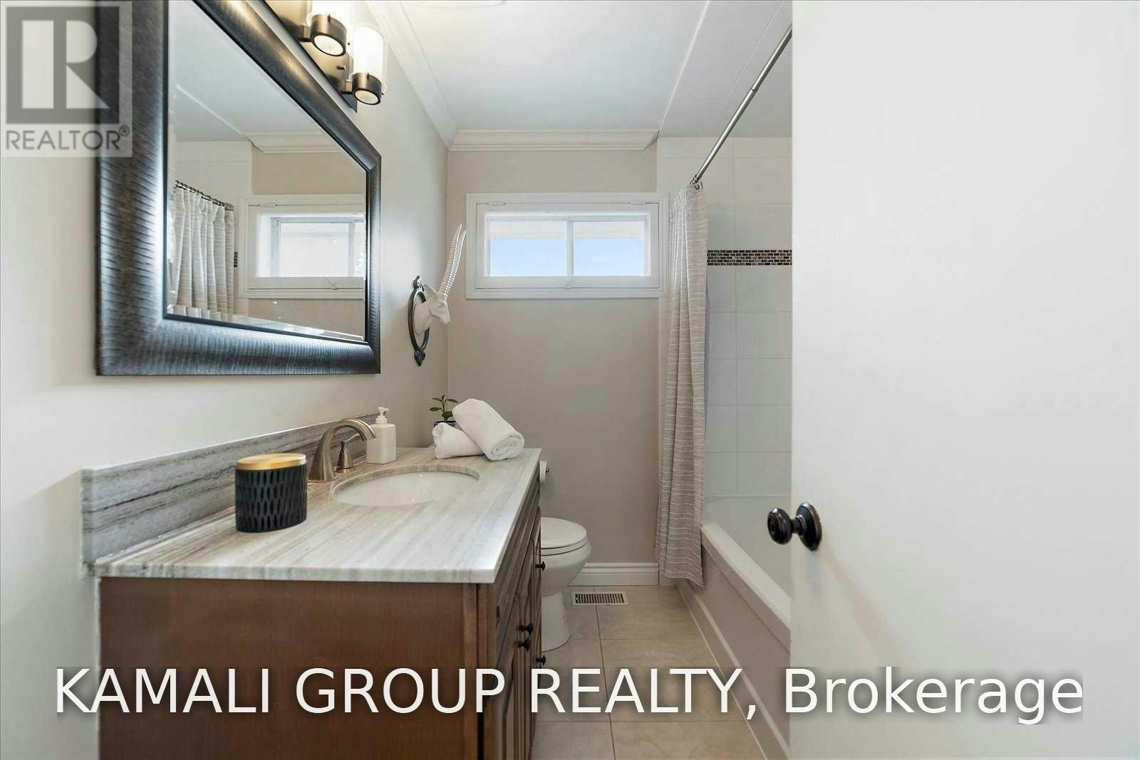 MAIN-714 Gilbert Street W, Whitby, ON, L1N 1S2 - 19