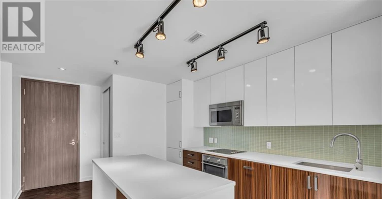 605-300 Lisgar Street, Ottawa, ON, K2P 0E2 - 10