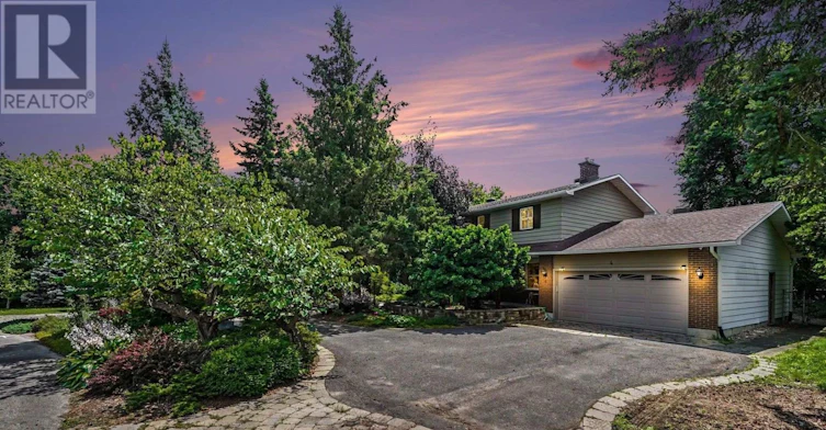 4 Doris Avenue, Ottawa, ON, K1T 3W8