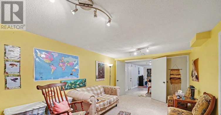 4 Doris Avenue, Ottawa, ON, K1T 3W8 - 29