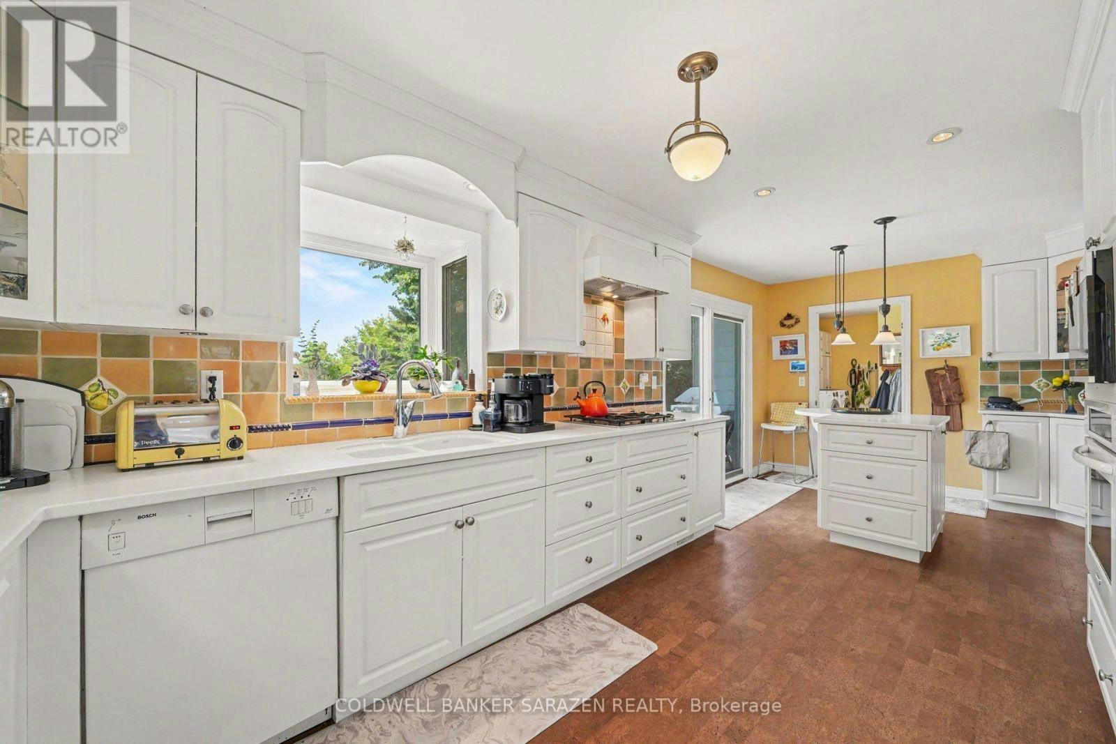 4 Doris Avenue, Ottawa, ON, K1T 3W8 - 10