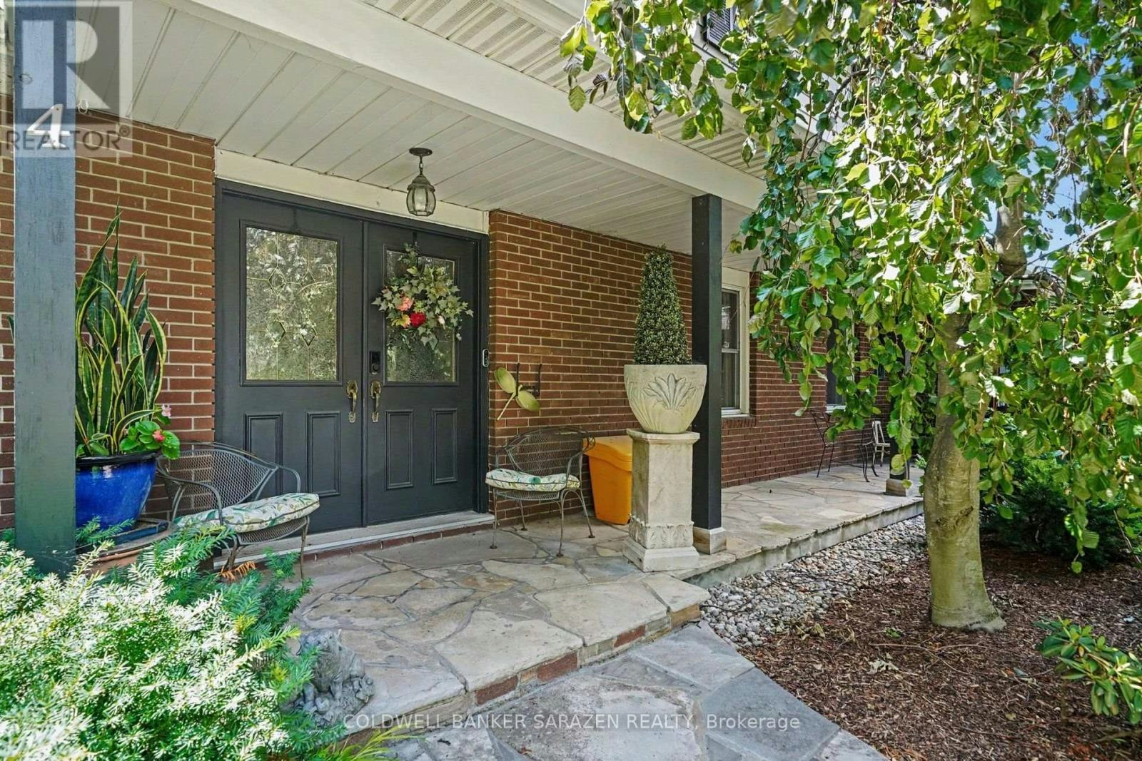 4 Doris Avenue, Ottawa, ON, K1T 3W8 - 6