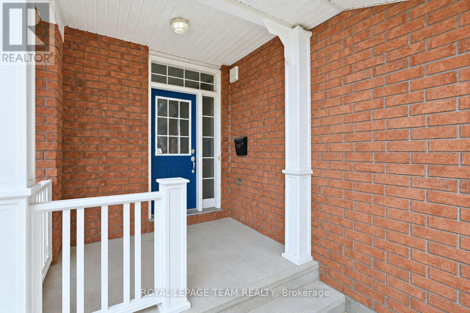 965 Markwick Crescent, Ottawa, ON, K4A 4J2 - 2