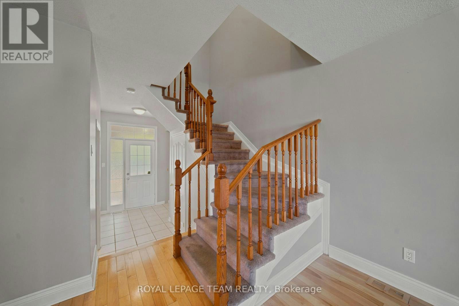 965 Markwick Crescent, Ottawa, ON, K4A 4J2 - 5
