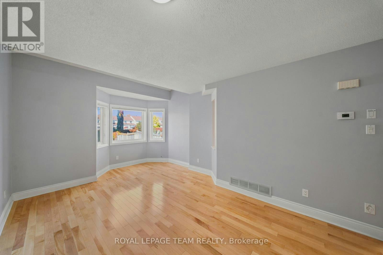 965 Markwick Crescent, Ottawa, ON, K4A 4J2 - 6
